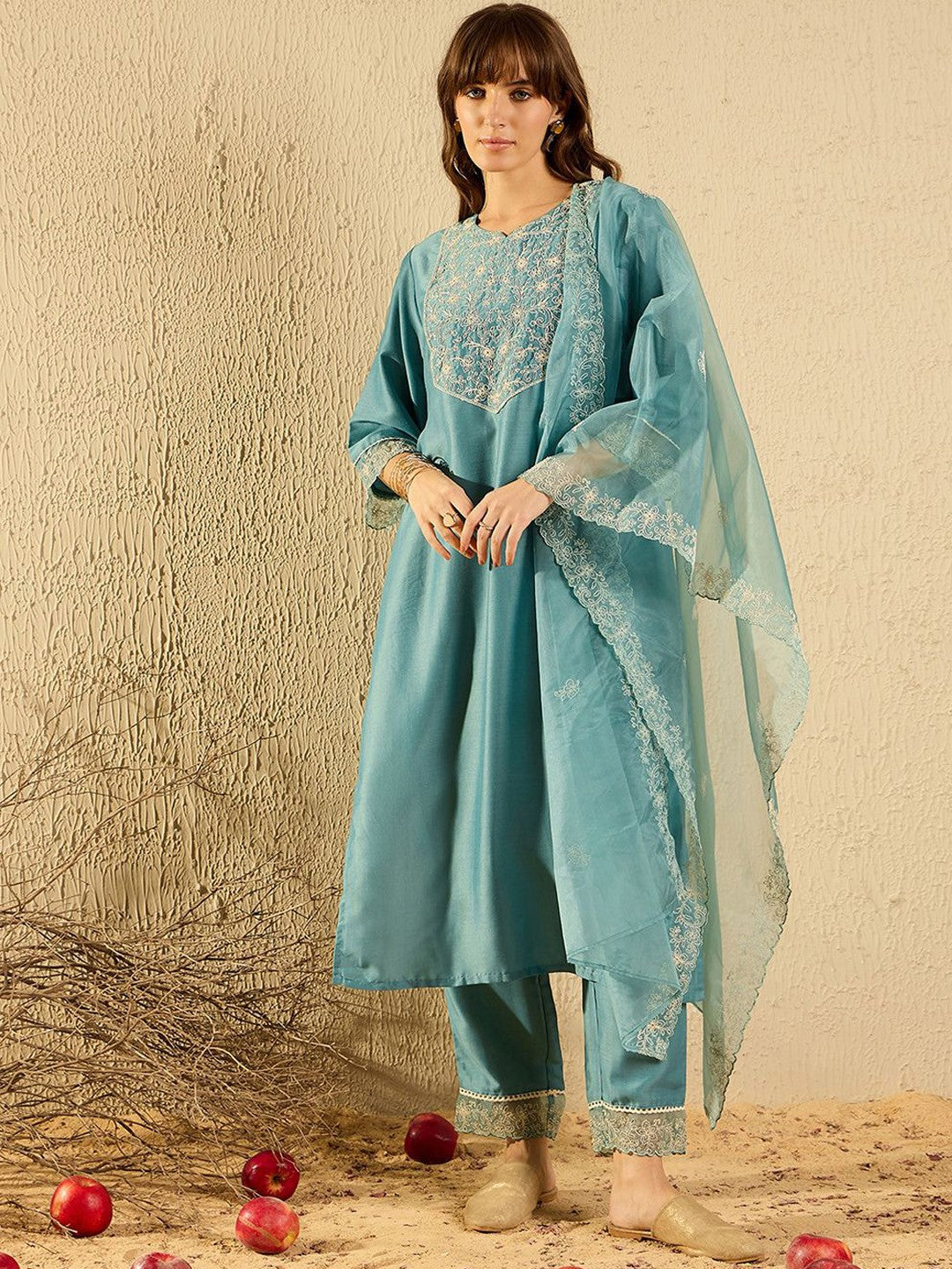 Women Floral Embroidered Regular Kurta with Trousers & With Dupatta