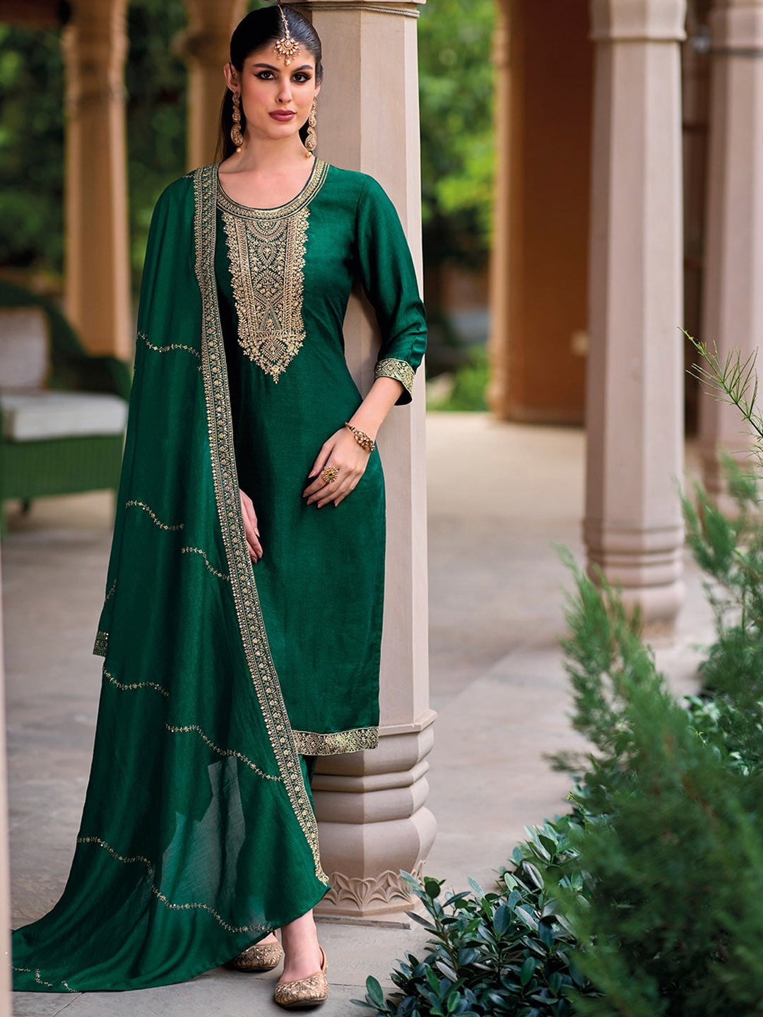 Ethnic Motifs Embroidered Regular Sequinned Kurta with Trousers & Dupatta