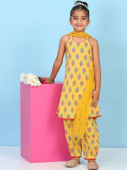 Girls Floral Printed Regular Cotton Kurti With Salwar & With Dupatta