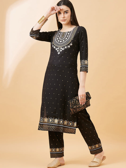 Ethnic Motifs Yoke Design Regular Kurta with Trousers