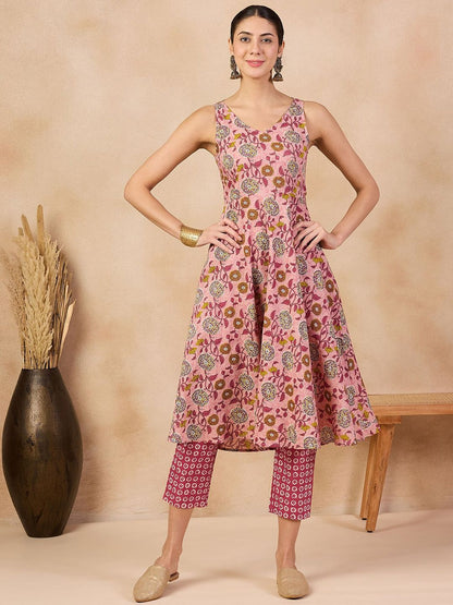 Women Floral Printed V-Neck Regular Pure Cotton A-Line Kurta With Trousers