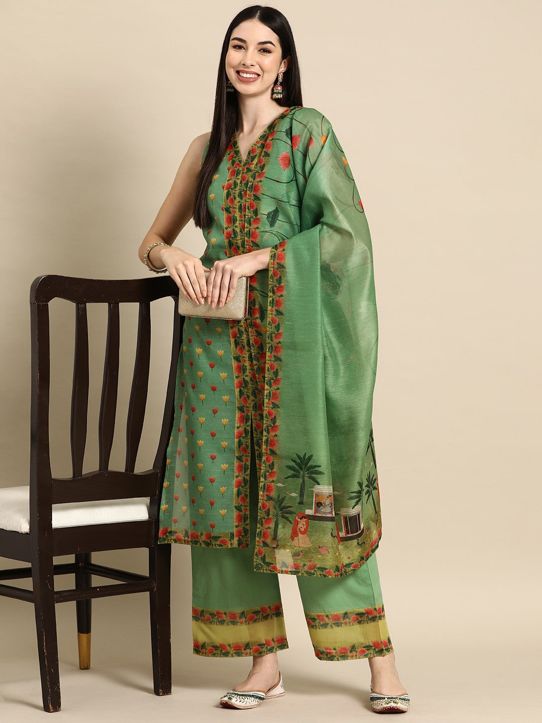 Women Floral Printed Kurta with Trousers & With Dupatta