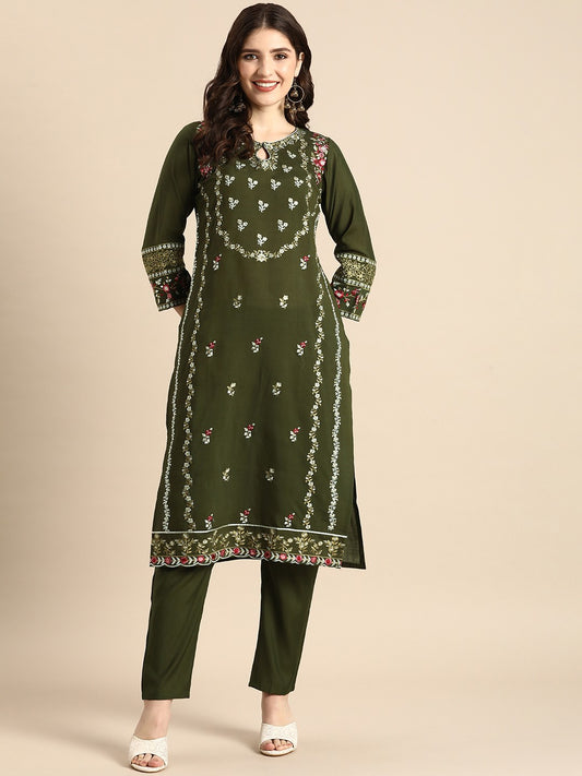 Women Floral Embroidered Regular Kurta with Trousers