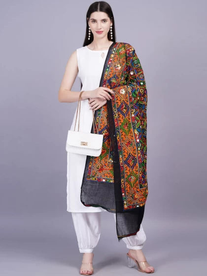 Women Regular Thread Work Kurta with Trousers & Dupatta