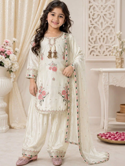 Girls Floral Embroidered Regular Sequinned Kurta with Patiala & With Dupatta