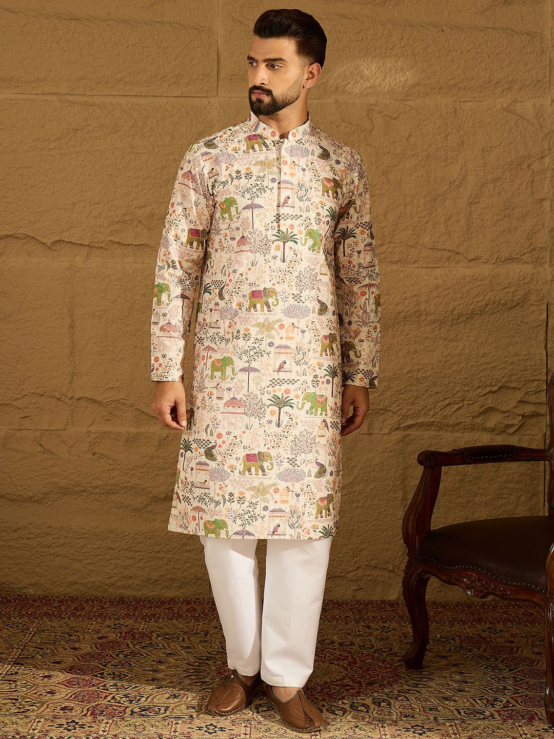 Ethnic Motifs Printed Mandarin Collar Straight Kurta & Trousers