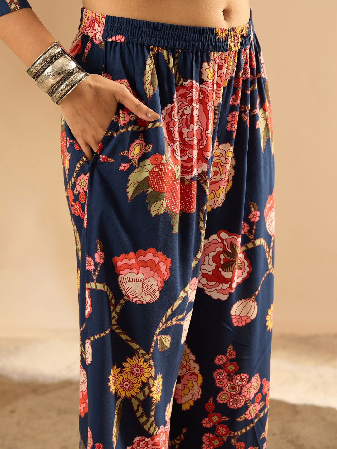 Women Floral Printed Regular Kurta with Palazzos