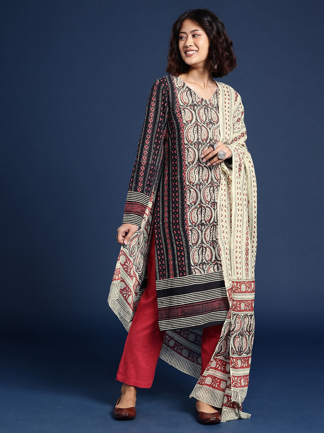 Women Bagru Ethnic Motifs Print Pure Cotton Kurta with Trousers & Dupatta