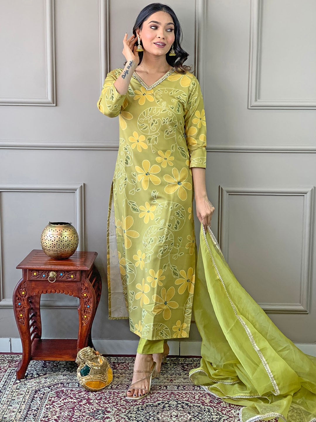 Floral Embroidered V-Neck Thread Work Straight Kurta with Trousers & Dupatta