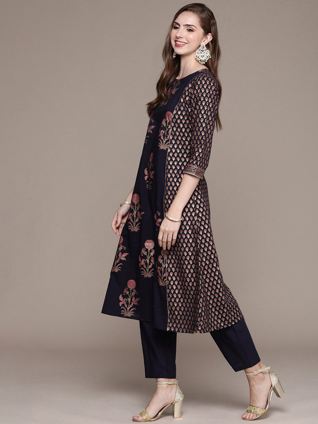 Women Floral Printed Regular Kurta with Trousers & With Dupatta