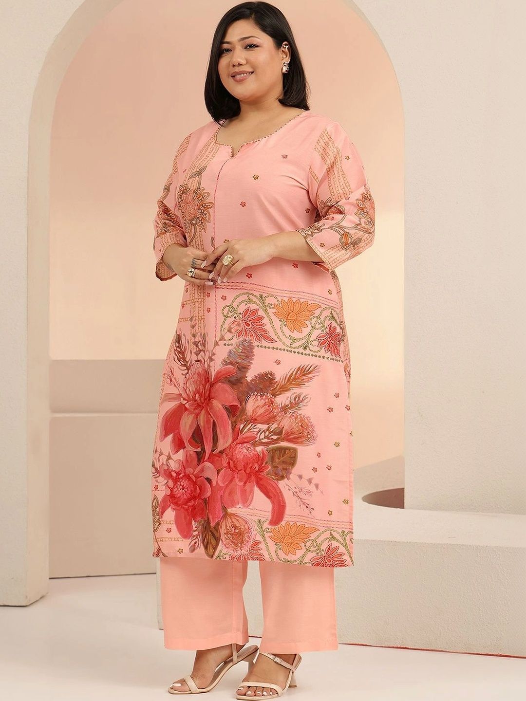 Women Floral Printed Regular Kurta with Trousers & With Dupatta