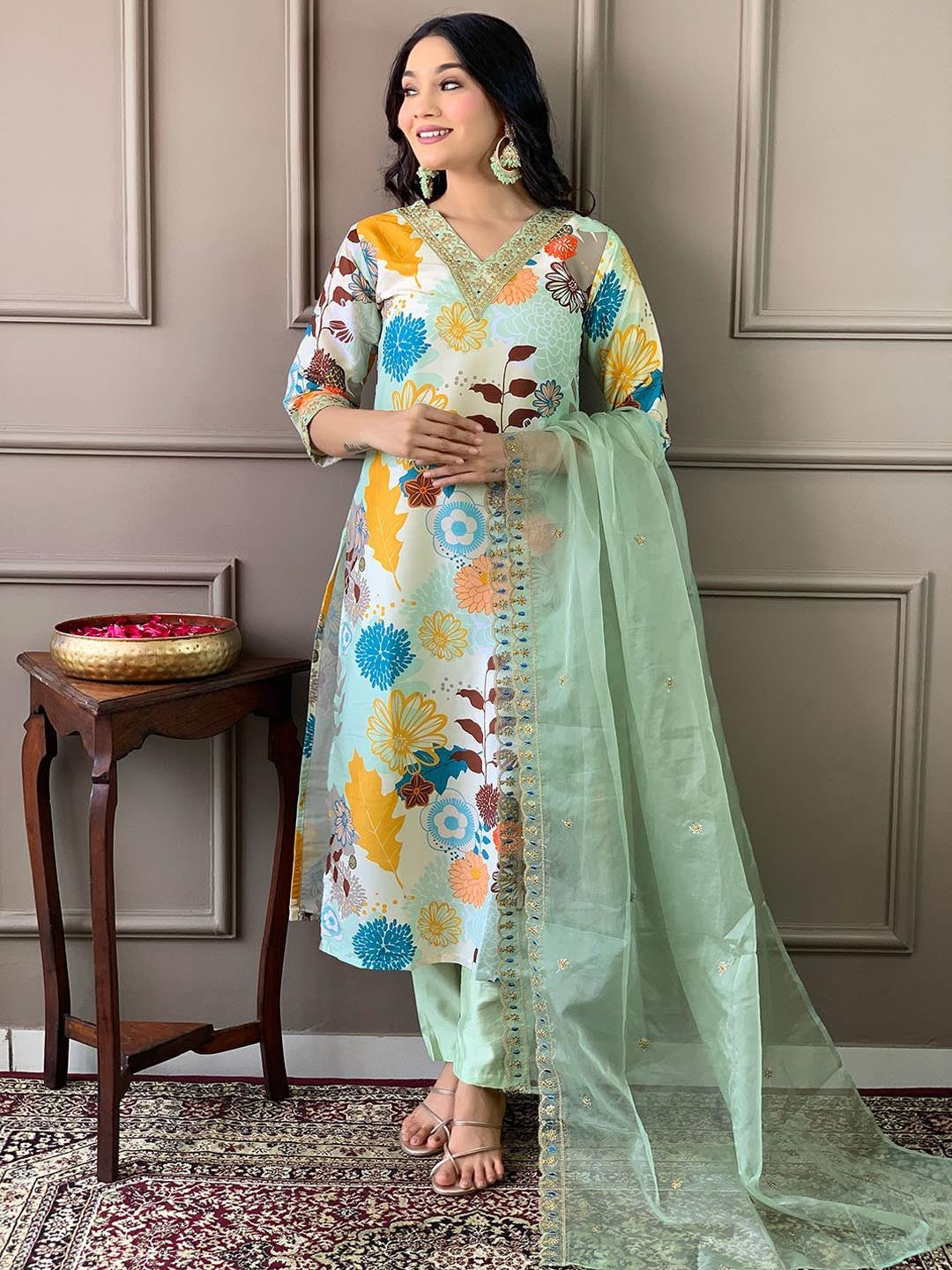 Floral Printed Regular Zari Kurta ,Trousers & Dupatta