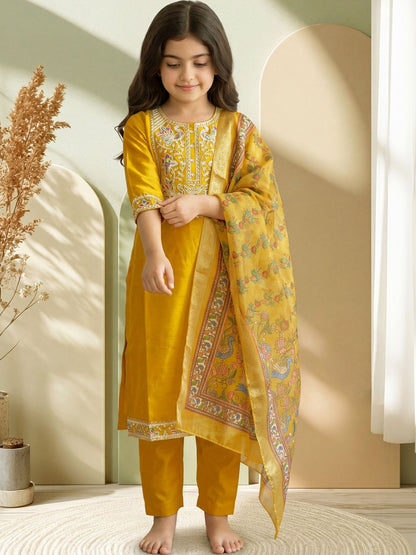 Girls Ethnic Motifs Embroidered Regular Thread Work Kurta with Trousers & With Dupatta