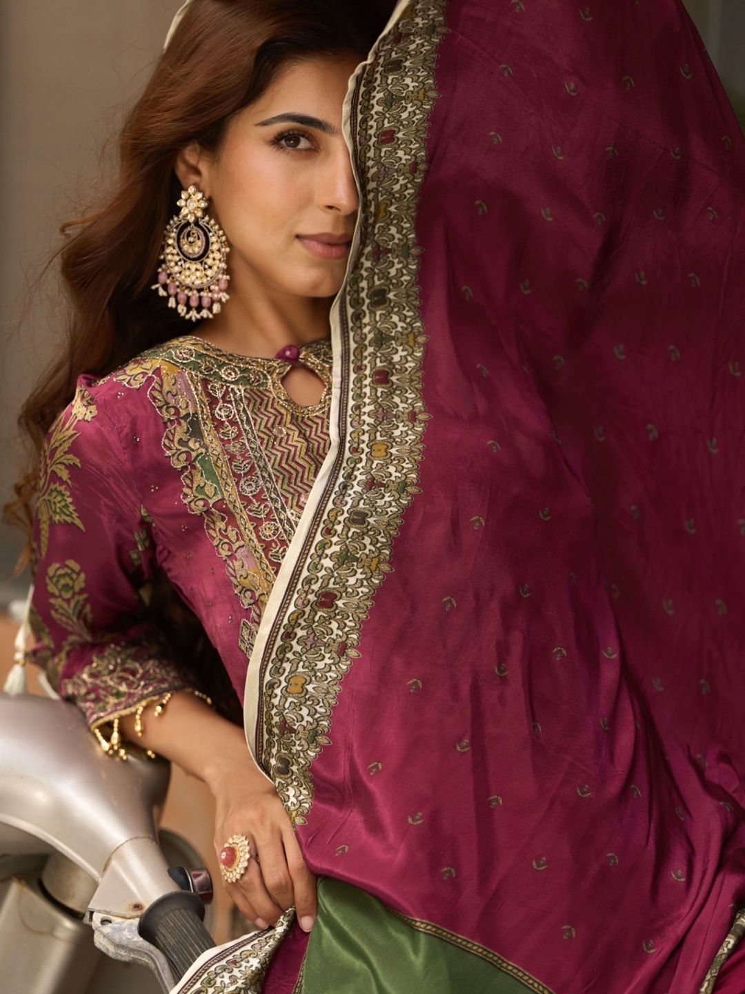 Women Ethnic Motifs Embroidered Regular Thread Work Silk Crepe Kurta with Trousers & With