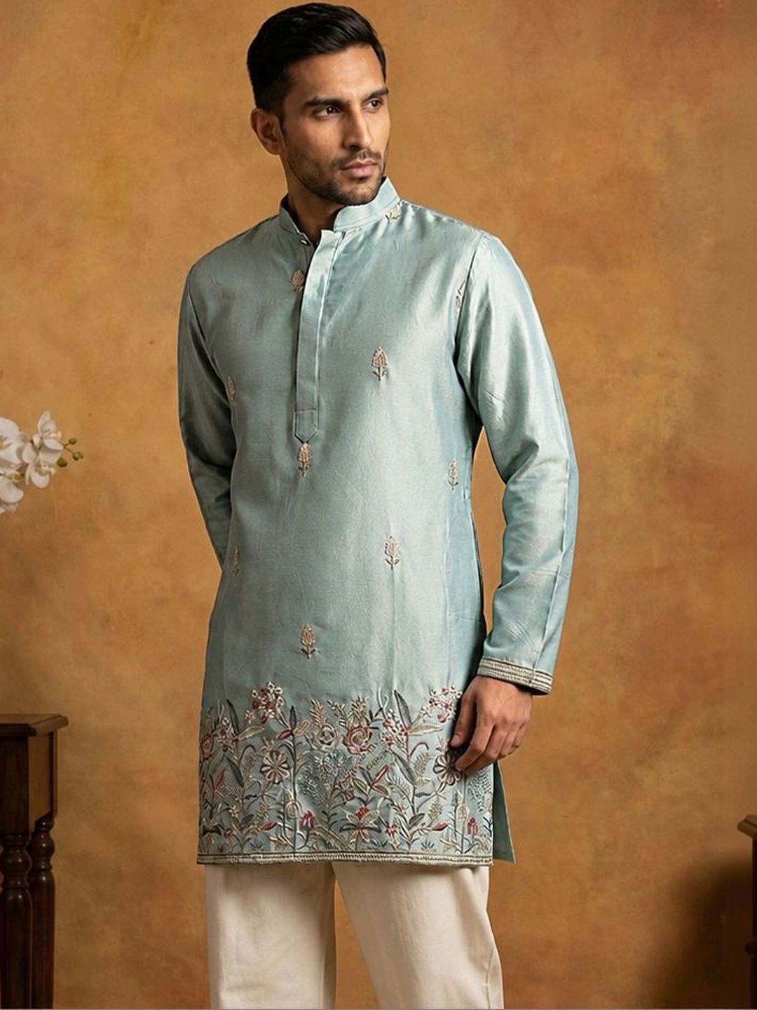 Men Embroidered Thread Work Short Kurta