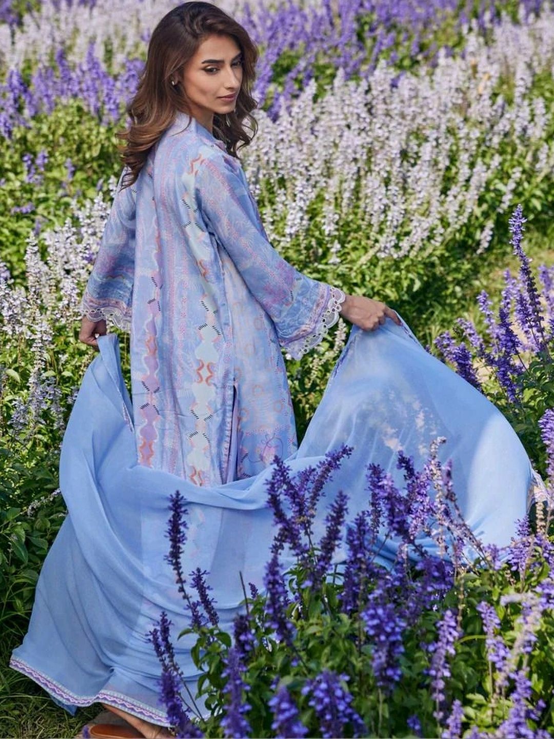 Women Floral Printed Regular Thread Work Kurta with Wide Leg Pants & With Dupatta