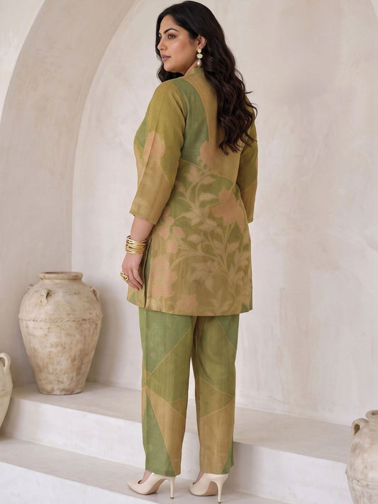 Women Floral Printed Regular Kurta with Trousers