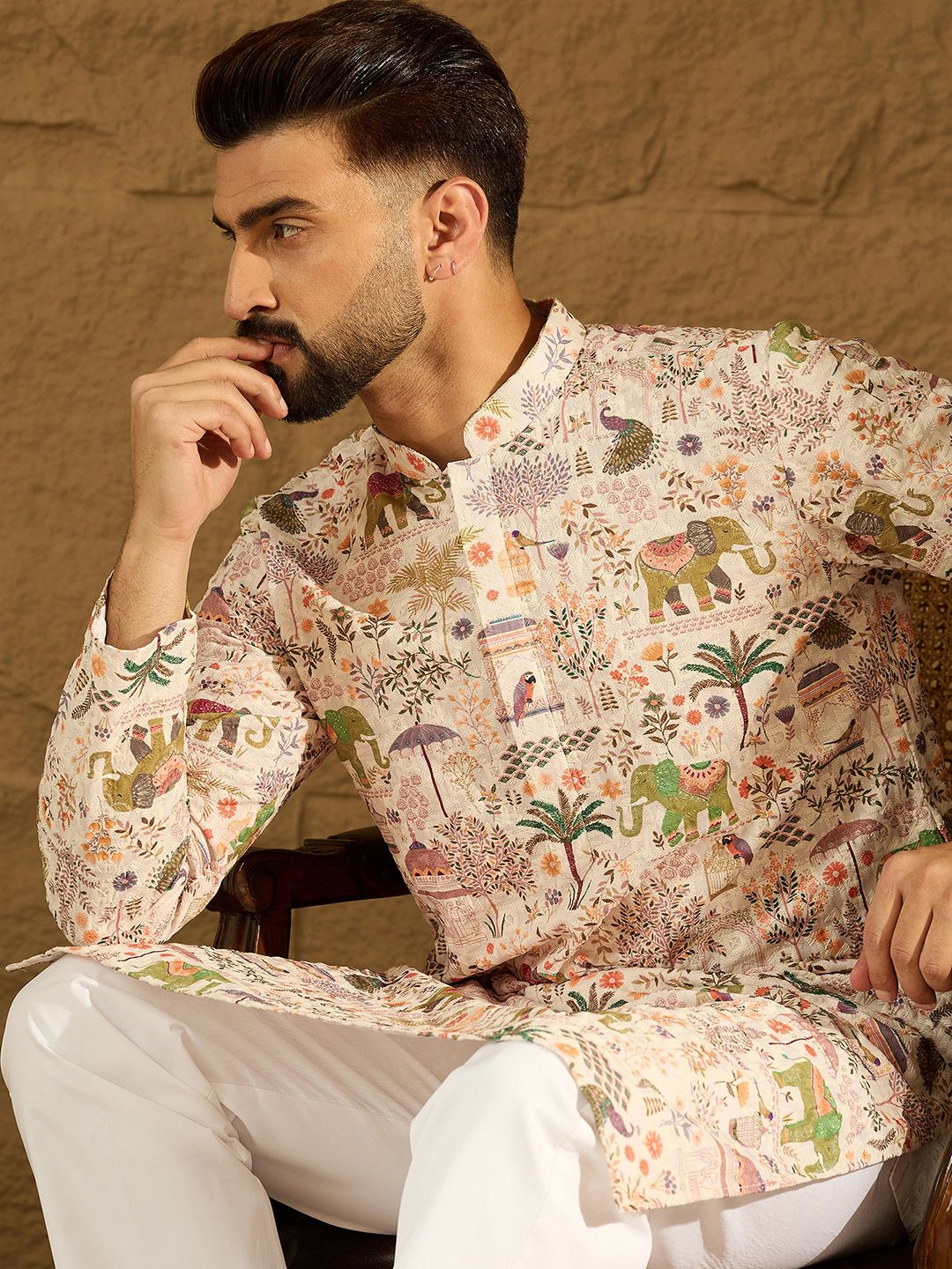 Ethnic Motifs Printed Mandarin Collar Straight Kurta & Trousers