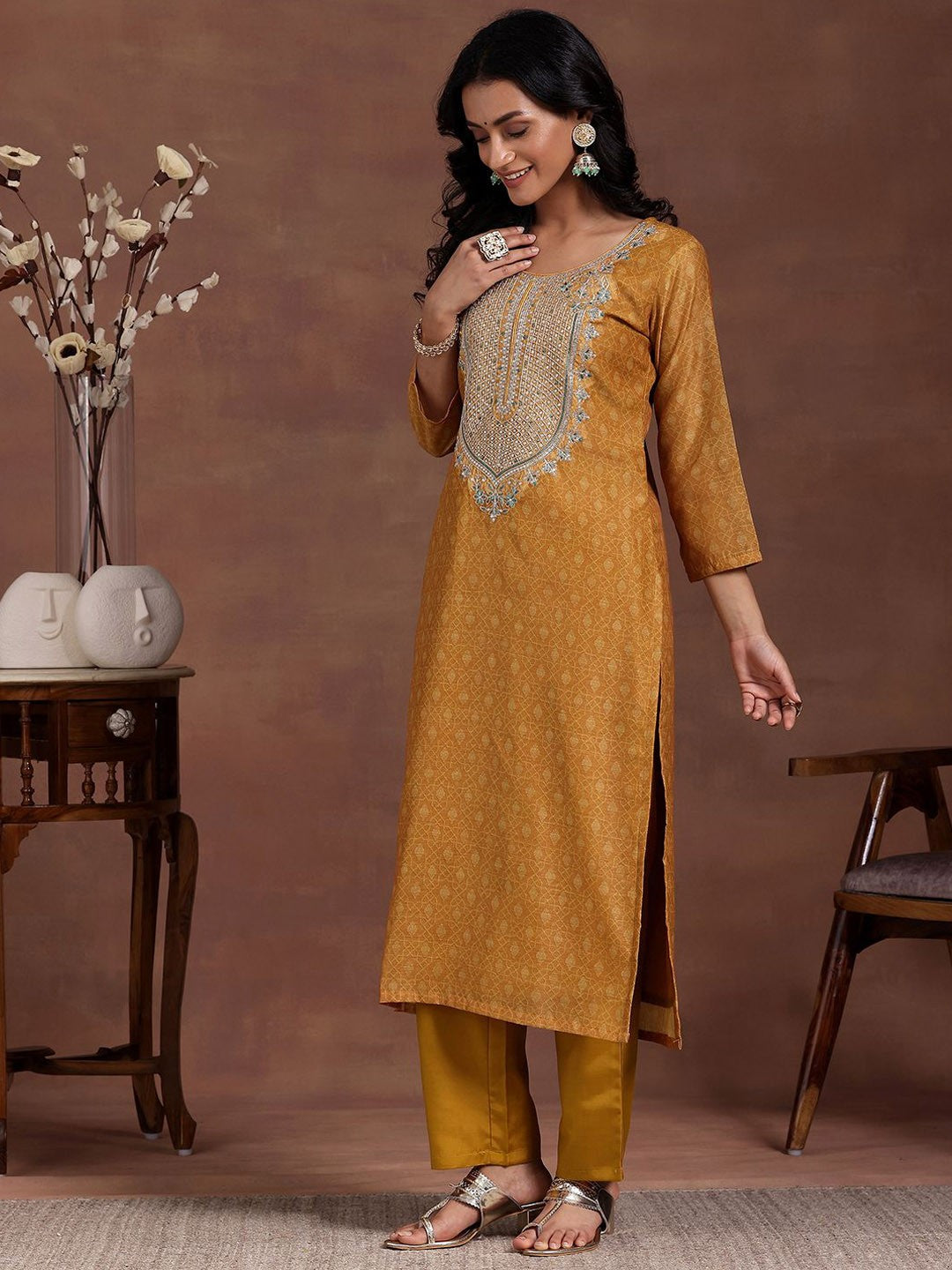 Women Ethnic Motifs Printed Regular Kurta with Trousers & With Dupatta