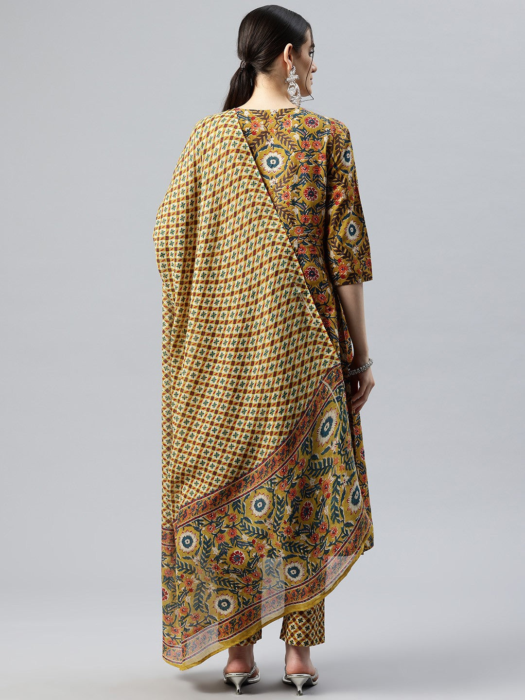 Floral Printed Regular Pure Cotton Kurta with Trousers & With Dupatta