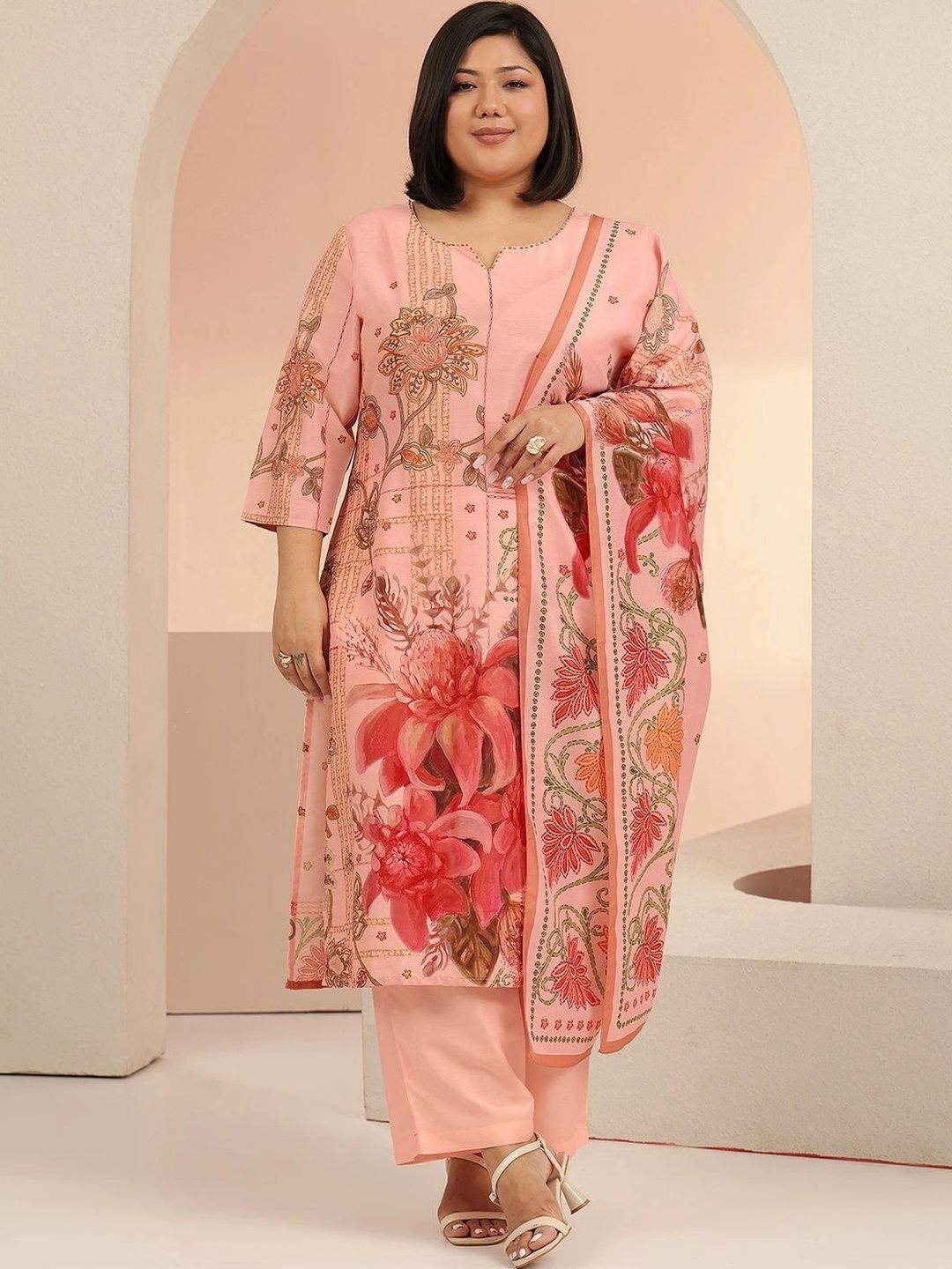 Women Floral Printed Regular Kurta with Trousers & With Dupatta