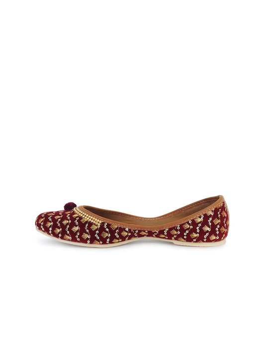 Women Ethnic Mojaris Flats