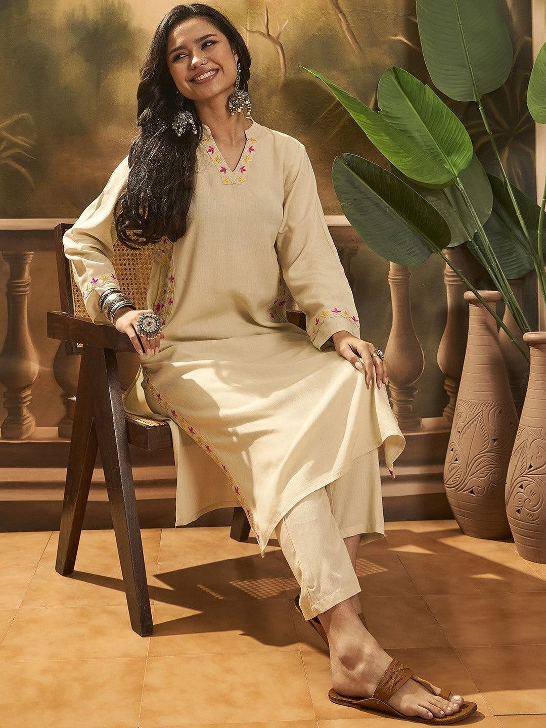 Women Ethnic Motifs Embroidered Regular Thread Work Kurta with Trousers