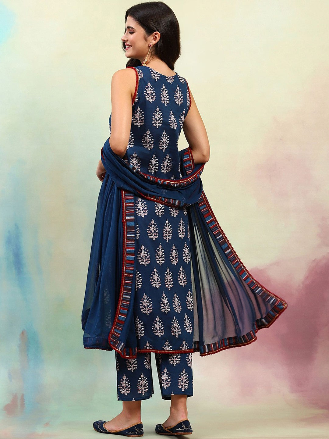 Ethnic Motifs Printed V-Neck Sleeveless Pure Cotton Kurta with Palazzo & Dupatta