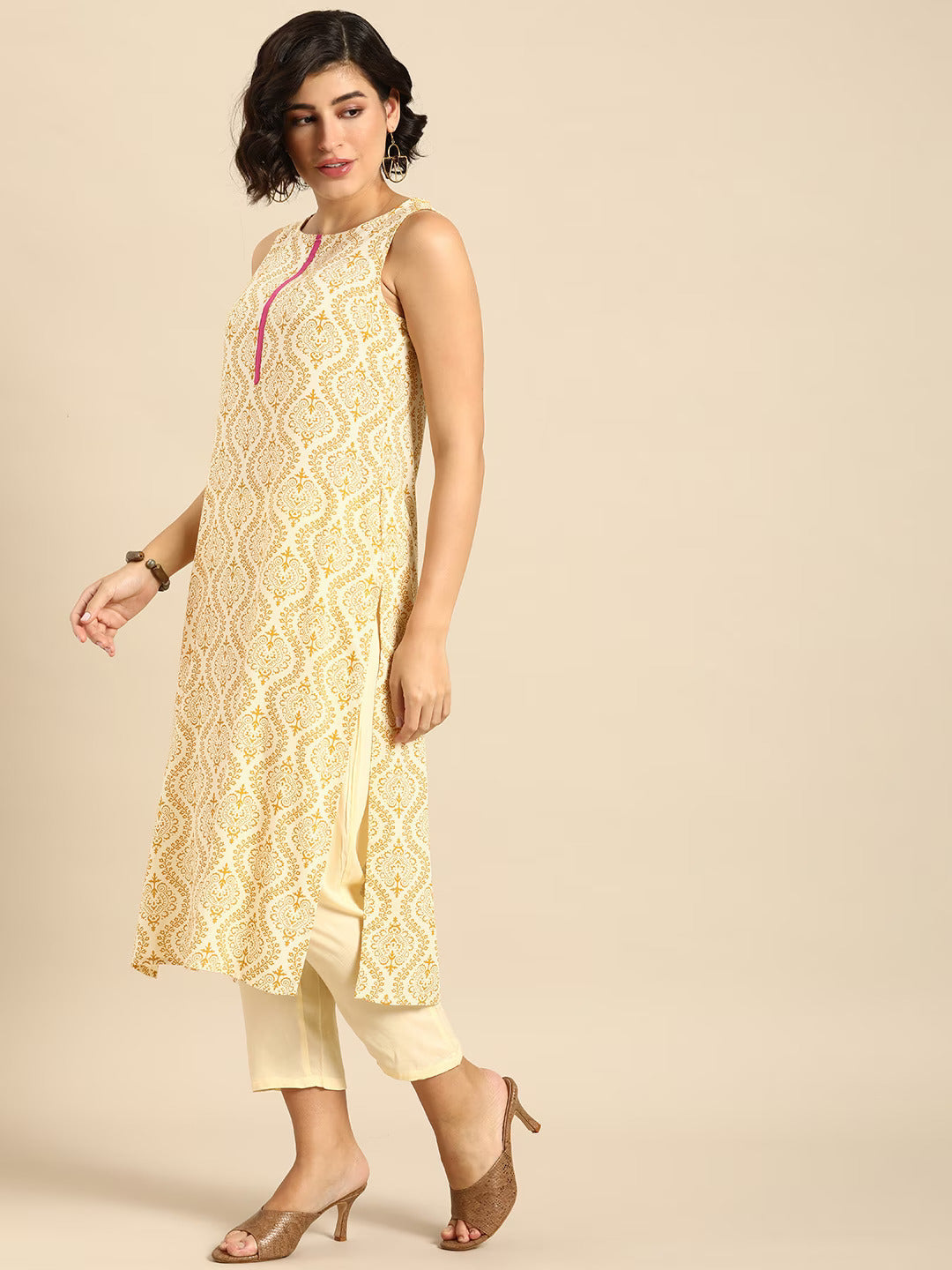 Women Ethnic Motifs Printed Regular Kurta With Trousers & With Dupatta