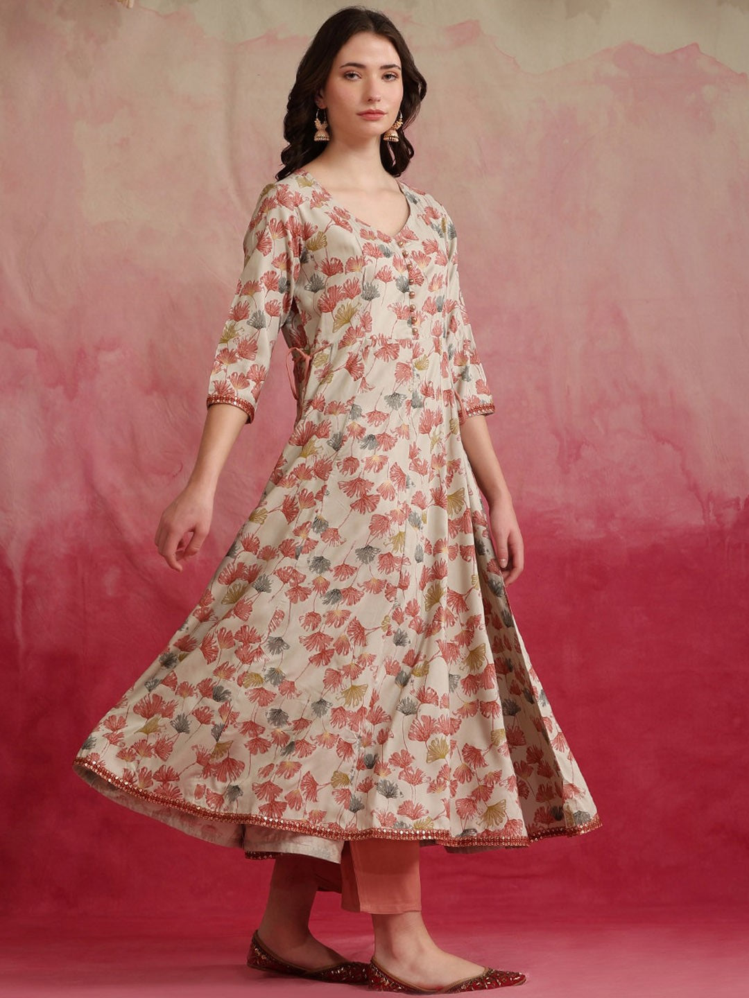 Floral Printed V-Neck Three-Quarter Sleeves Kurta with Trousers & With Dupatta