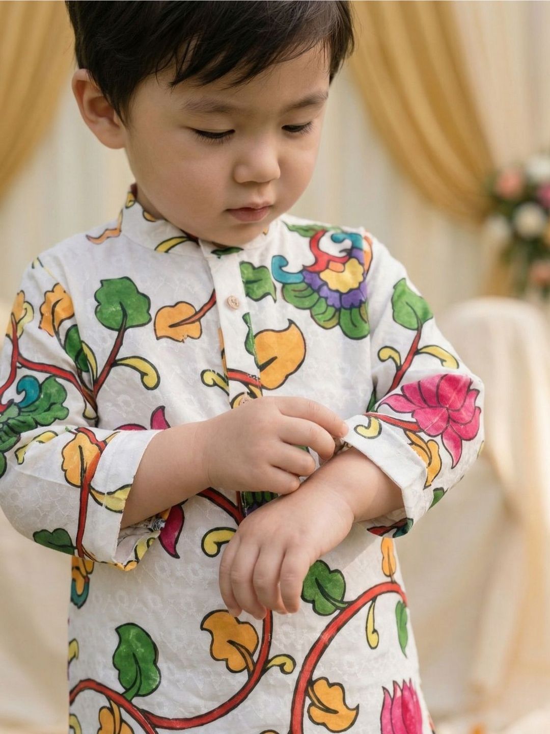 Boys Ethnic Motifs Embroidered Regular Chikankari Pure Cotton Kurta with Pyjamas
