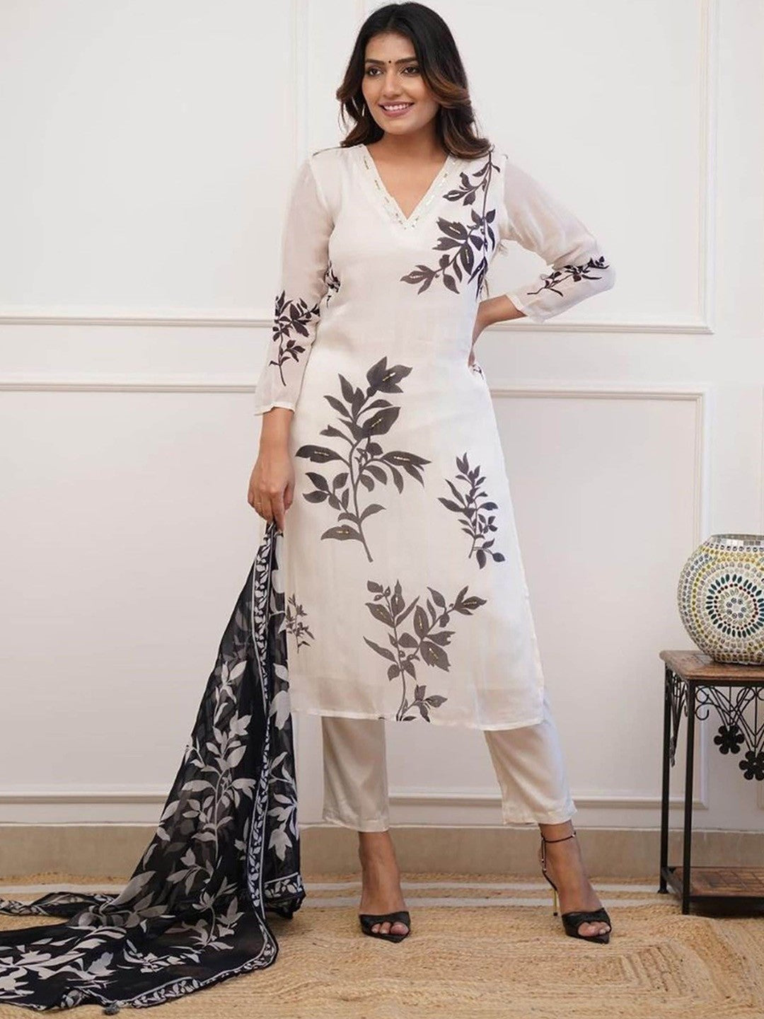 Floral Printed Thread Work V-Neck Straight Kurta With Trousers & Dupatta