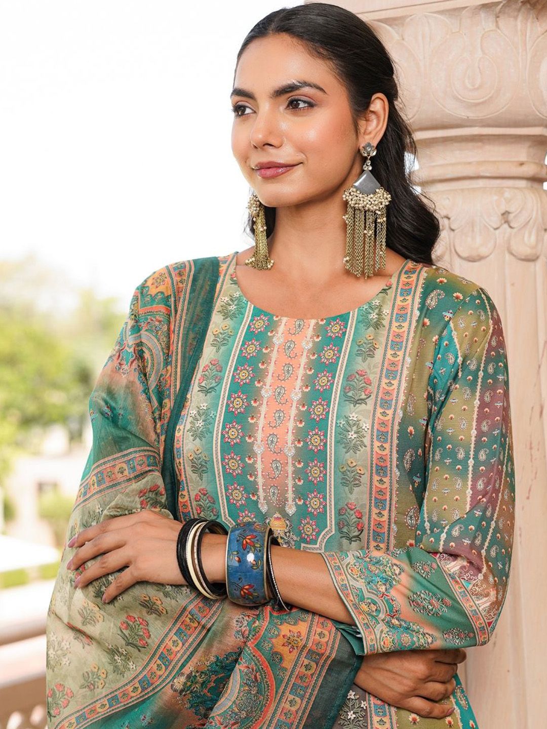 Women Floral Printed Kurta with Trousers & Dupatta