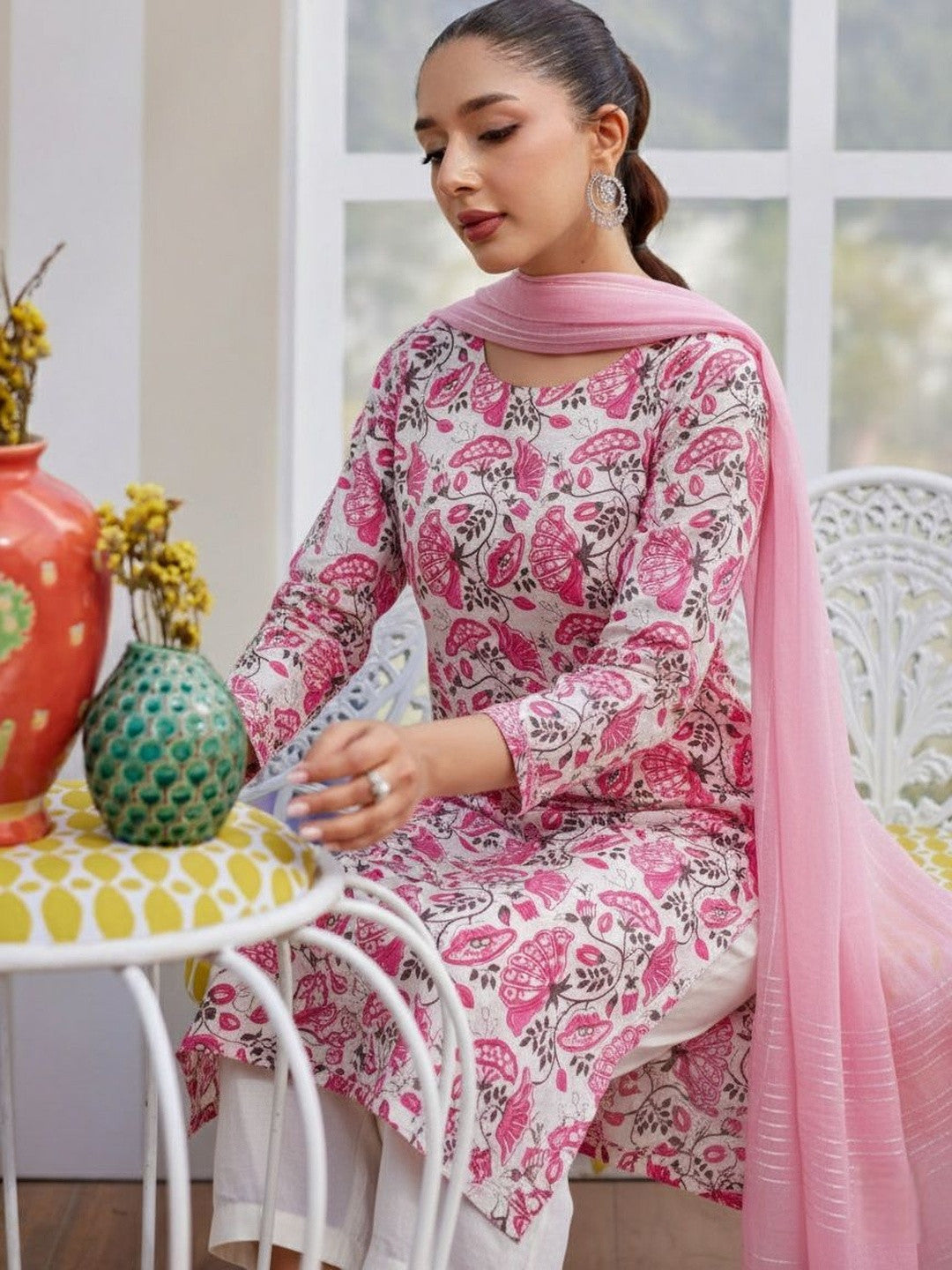 Floral Printed Round Neck Straight Kurta With Palazzos & Dupatta