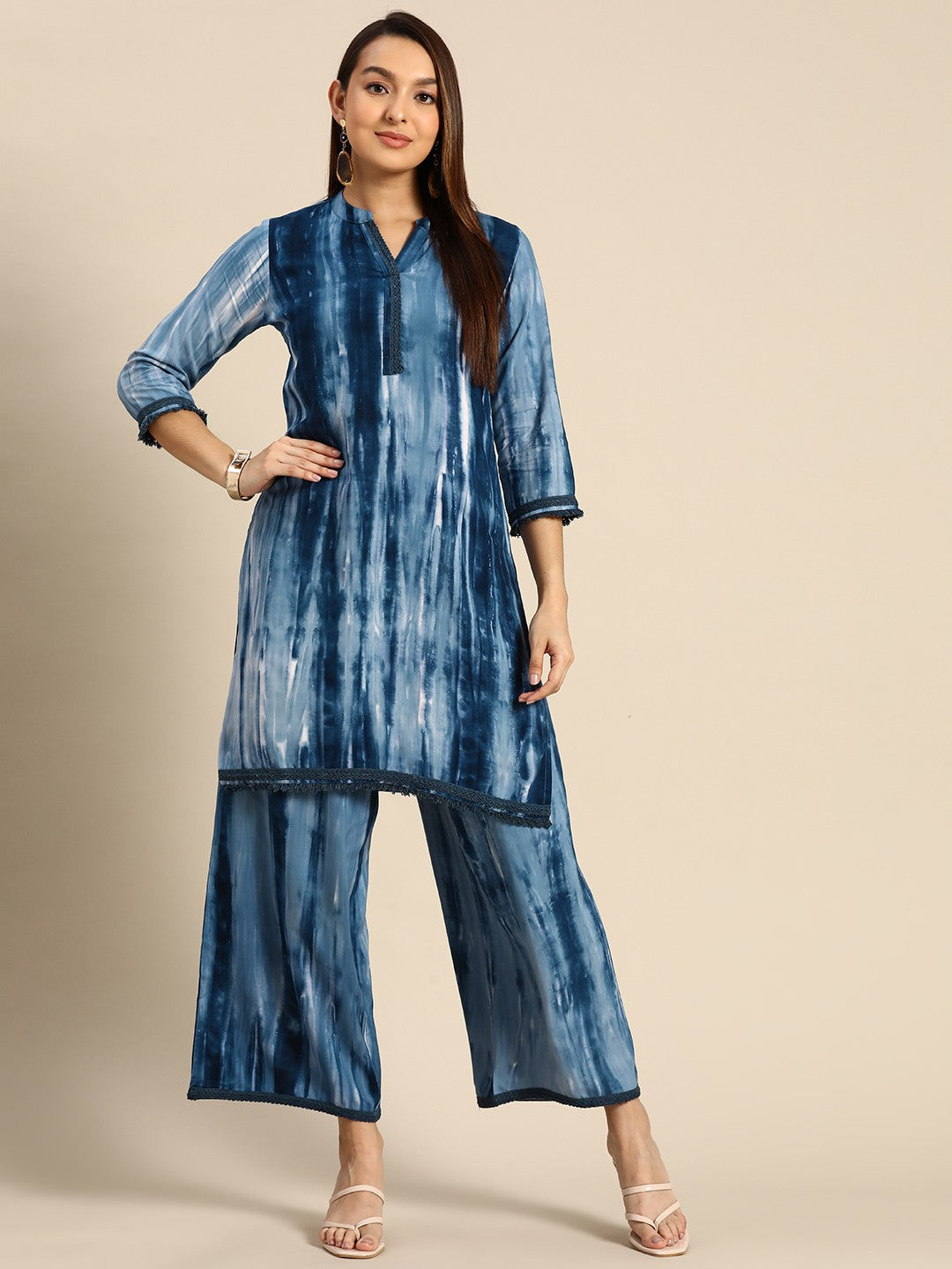 Women Dyed Regular Kurta With Palazzos