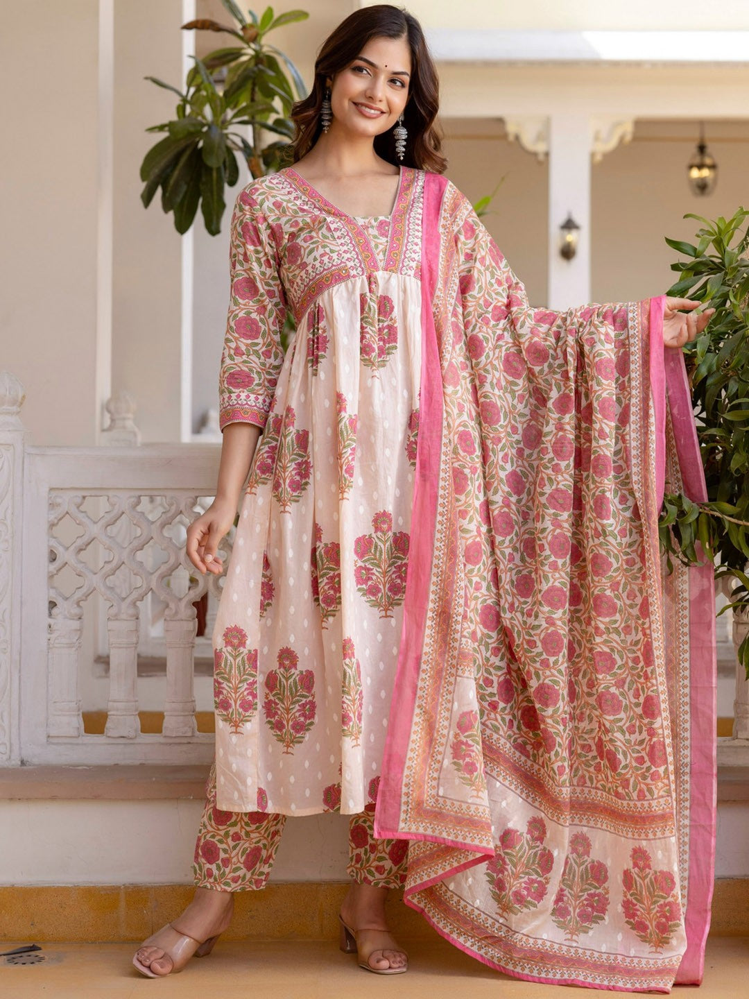 Floral Printed Regular Pure Cotton Kurta with Trousers & Dupatta