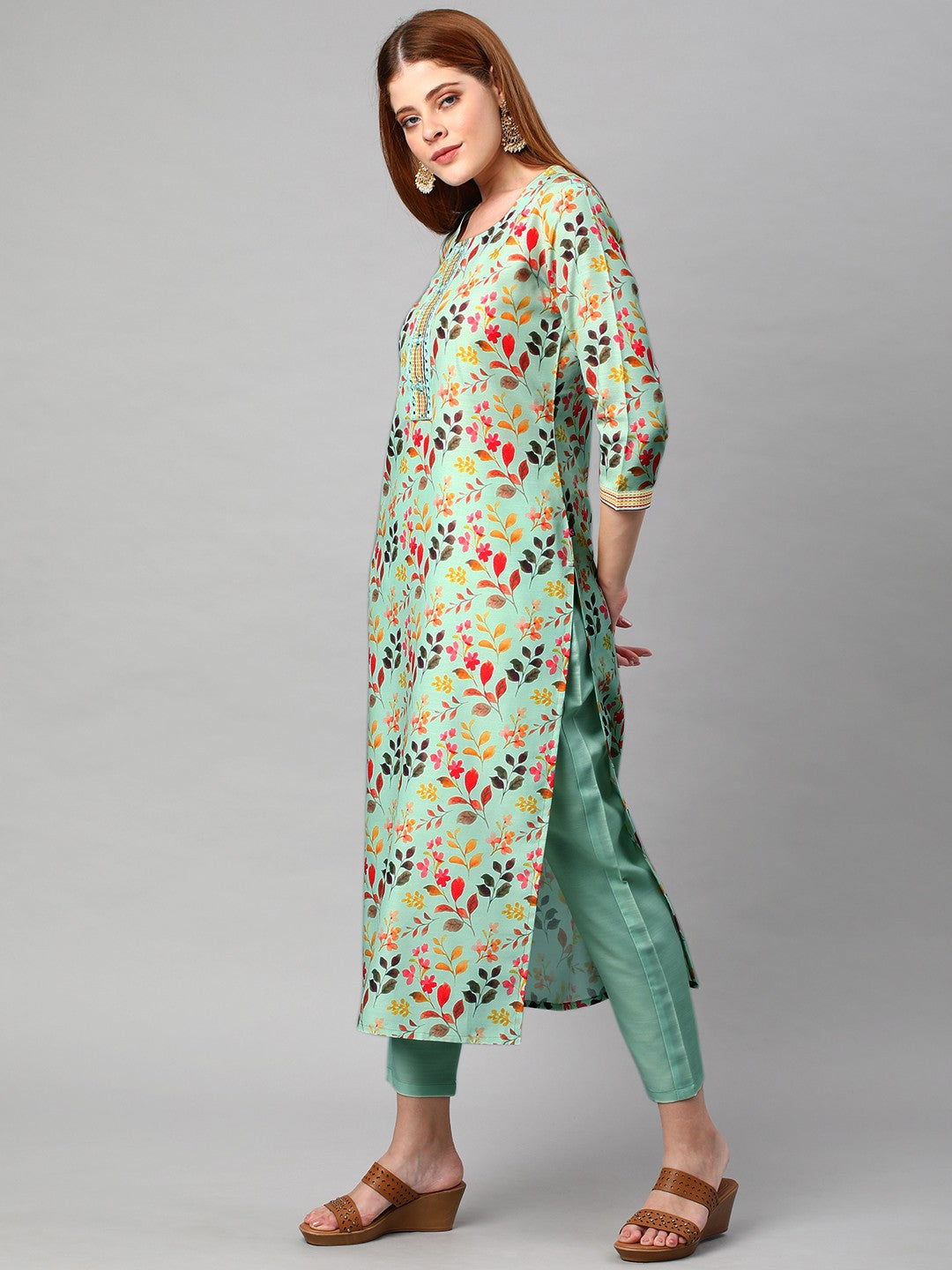 Women Floral Printed Kurta With Trousers & Dupatta