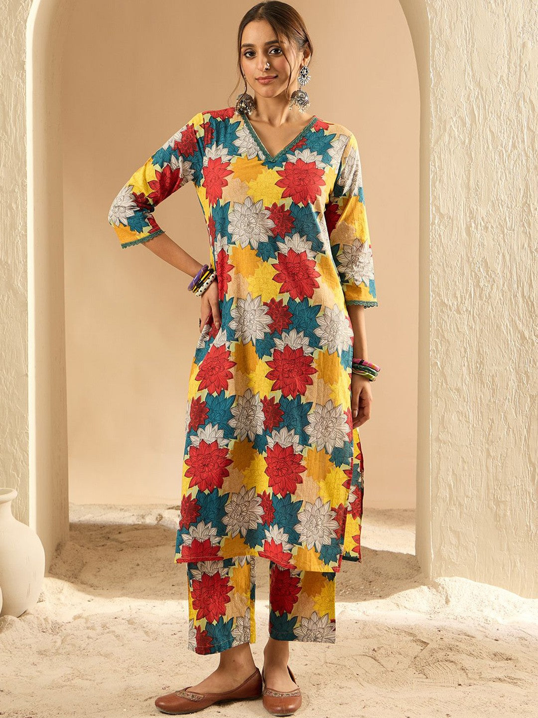 Women Floral Printed Regular Pure Cotton Kurta with Trousers