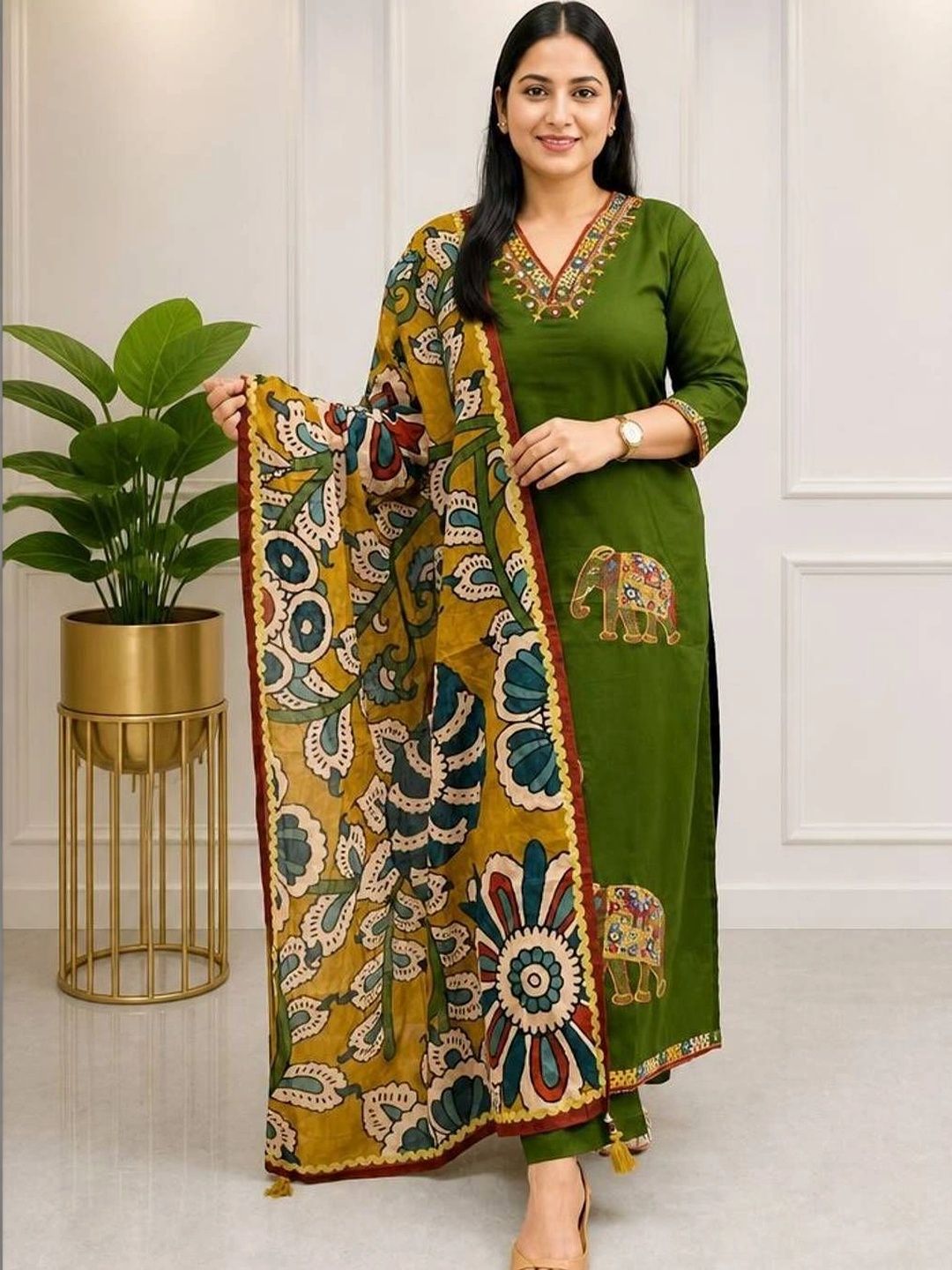 Women Ethnic Animal Printed Regular Thread Work Kurta with Trousers & With Dupatta