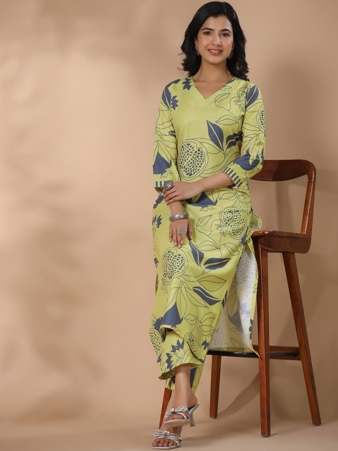 Floral Printed Kurta with Trousers