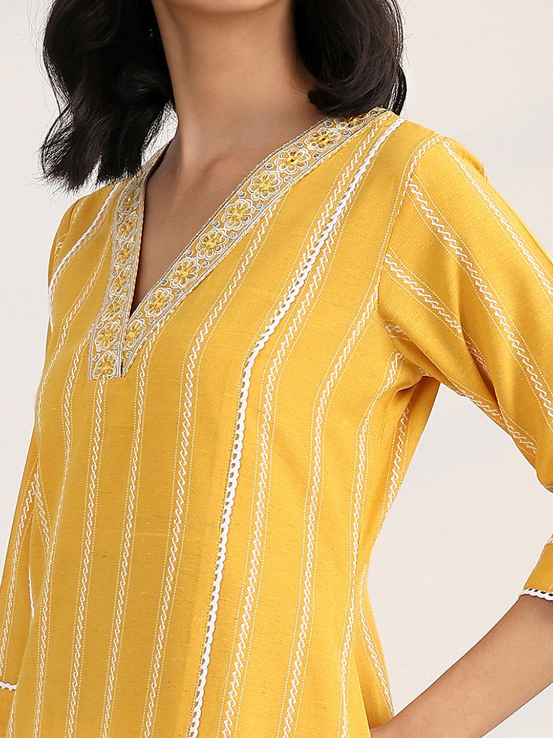 Women Striped Regular Thread Work Kurta with Trousers & With Dupatta