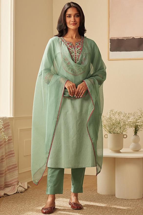 Women Cotton Blend Kurta Pant With Dupatta