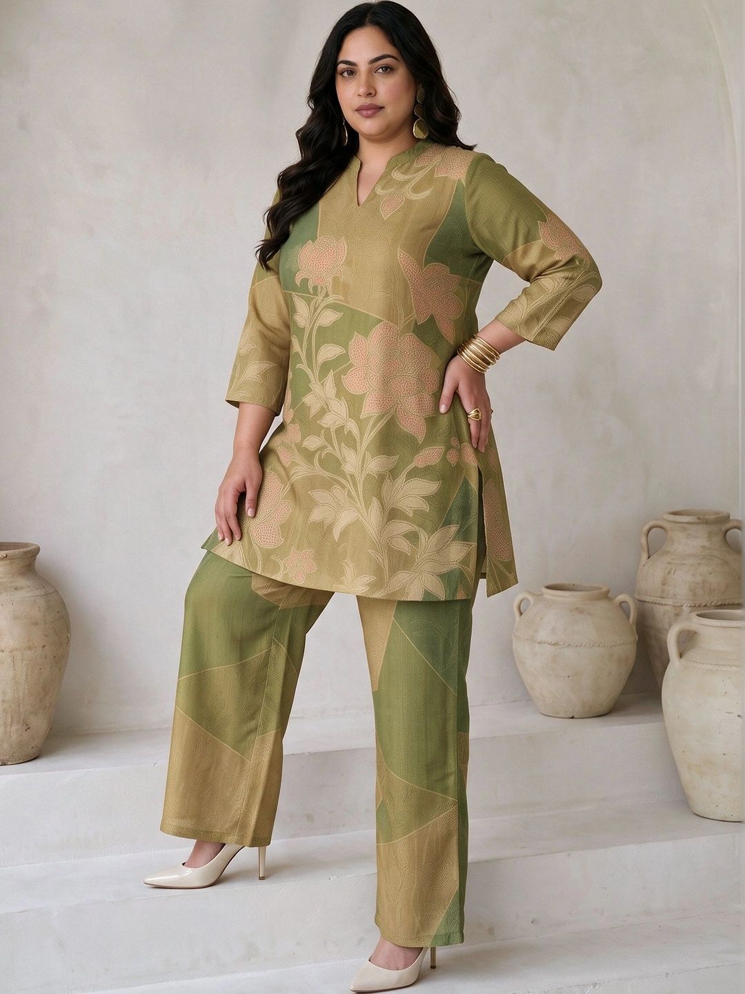 Women Floral Printed Regular Kurta with Trousers