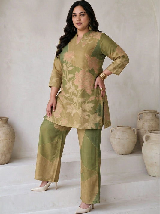 Women Floral Printed Regular Kurta with Trousers