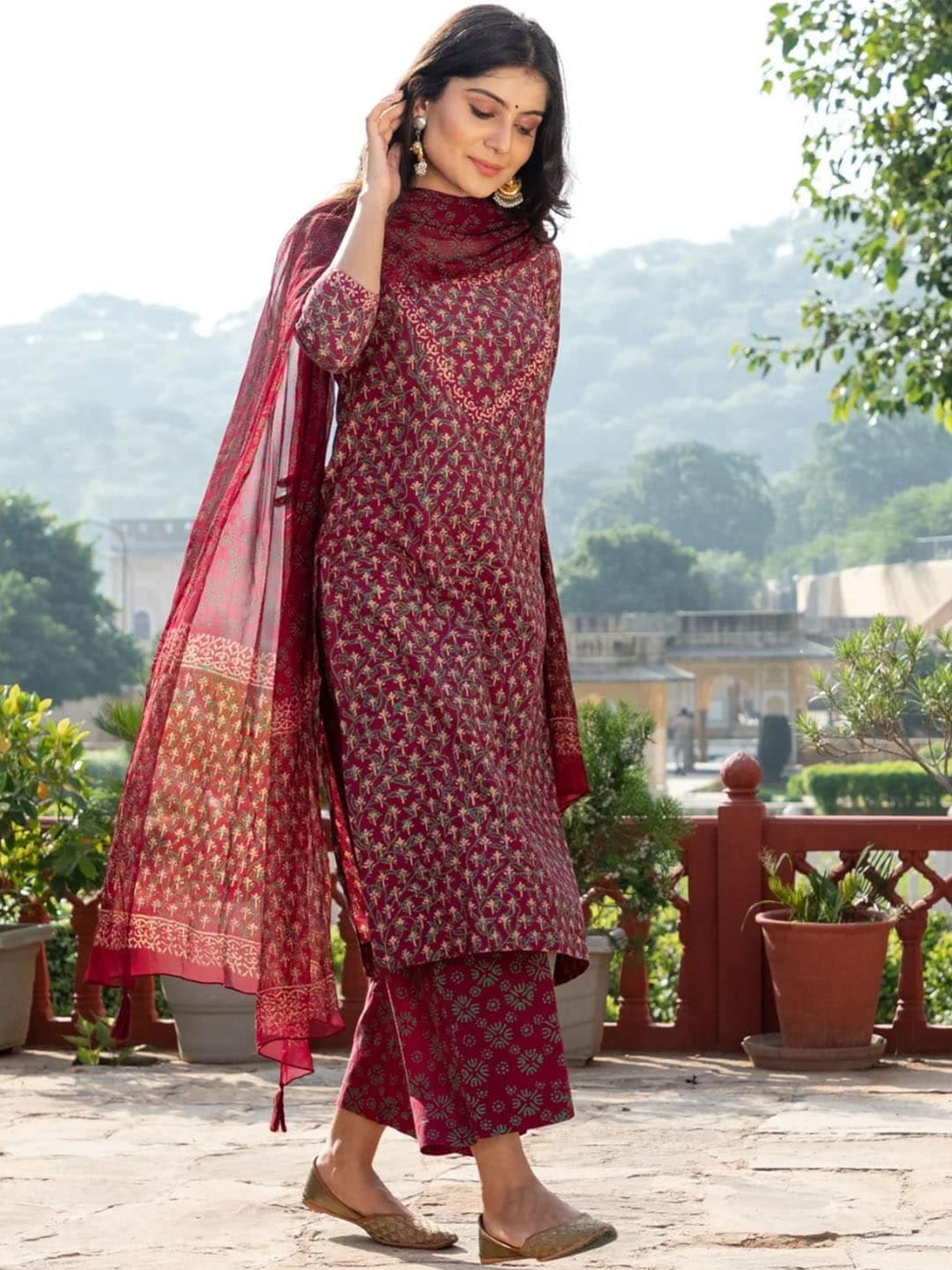 Ethnic Motifs Printed V-Neck Straight Kurta & Palazzos With Dupatta