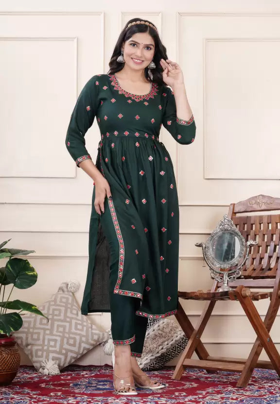 Women Green Viscose Rayon Kurta Pant Set