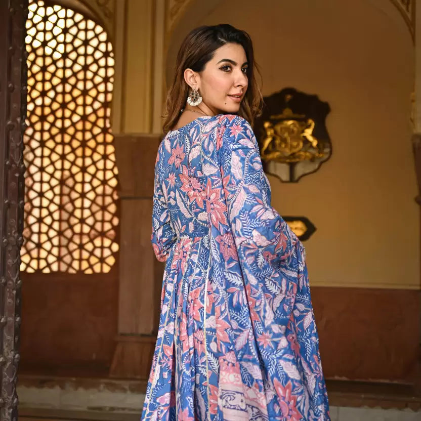 Women Floral Cotton Blend Kurta Pant Dupatta Set