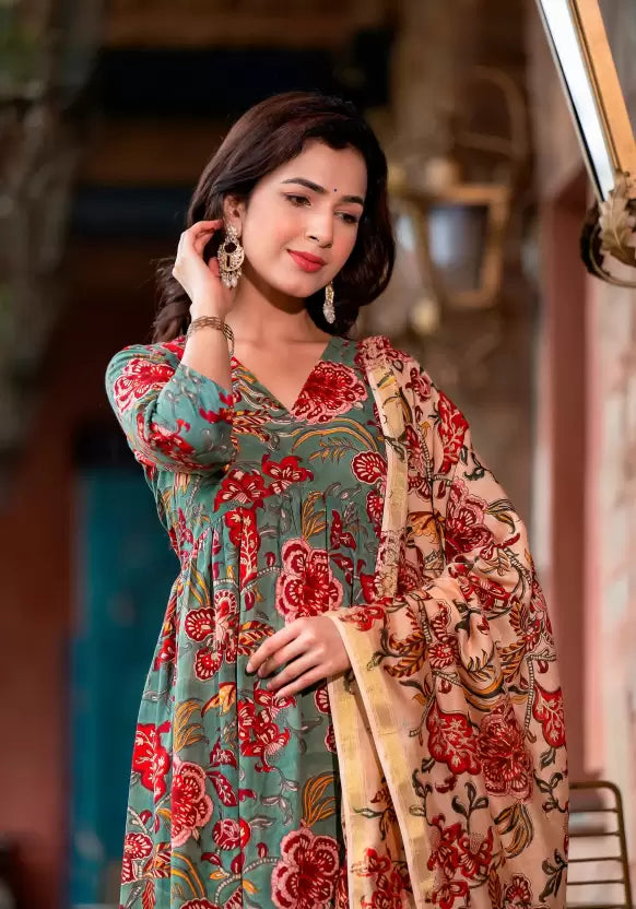 Women Floral Green & Red Viscose Rayon Kurta Pant Dupatta Set