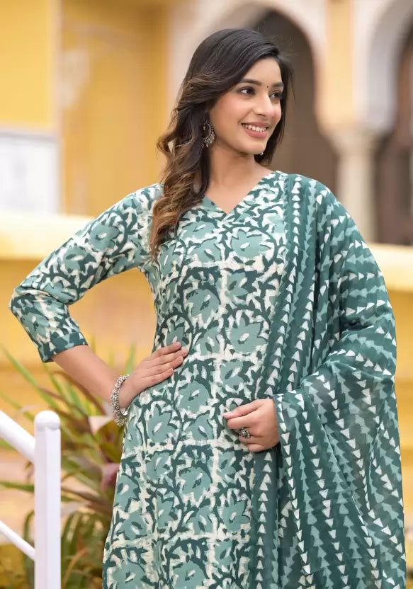 Women Green Viscose Rayon Kurta Pant Dupatta Set