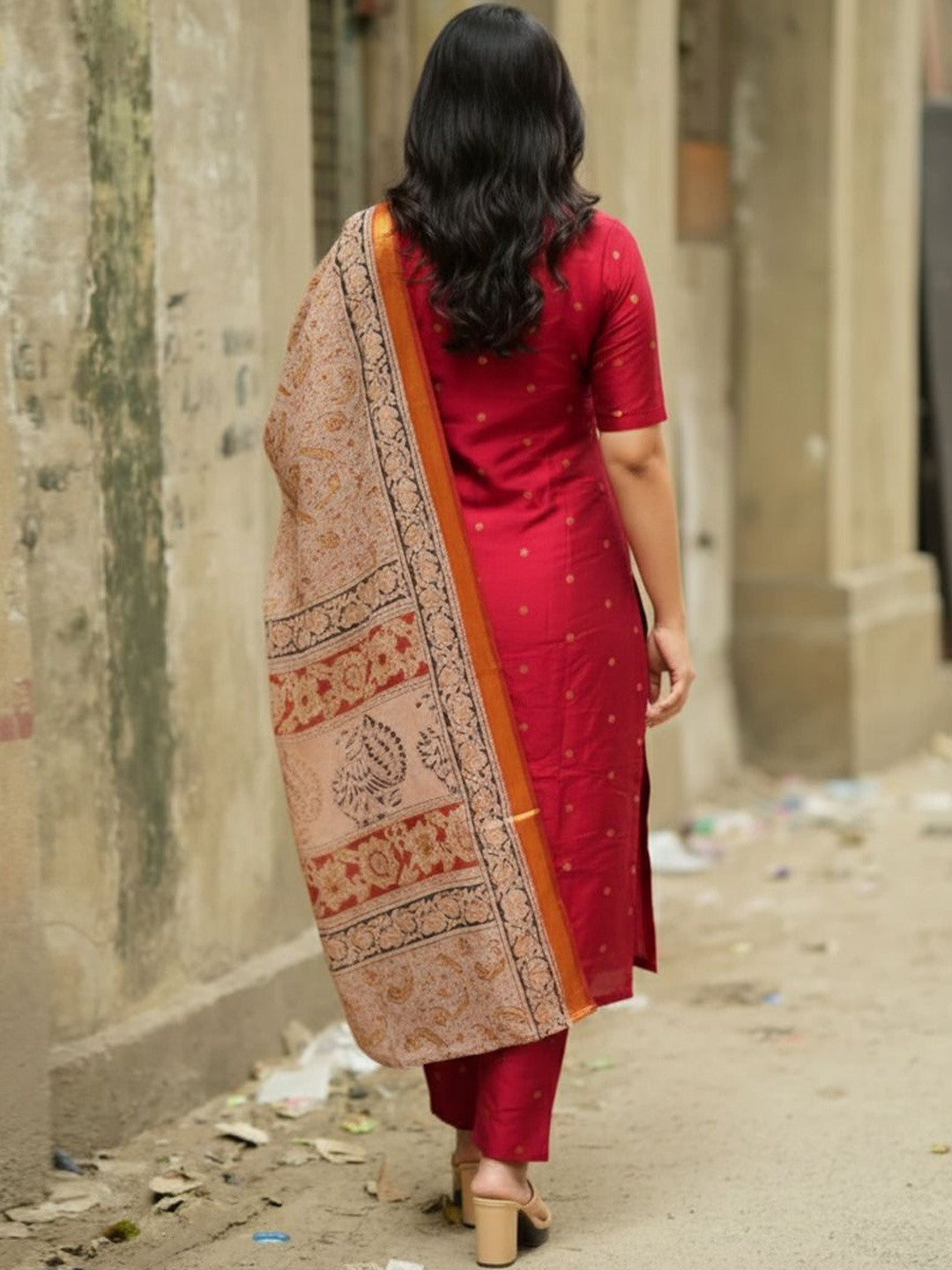 Women Ethnic Motifs Printed Regular Kurta with Trousers & With Dupatta